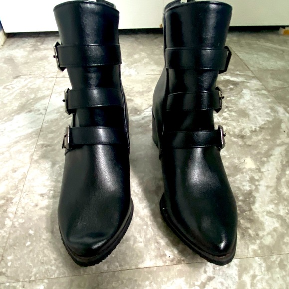 Awesome “punk rock meets classy chic” pointed boots!!! I LOVE THESE! Never worn! - Picture 4 of 16